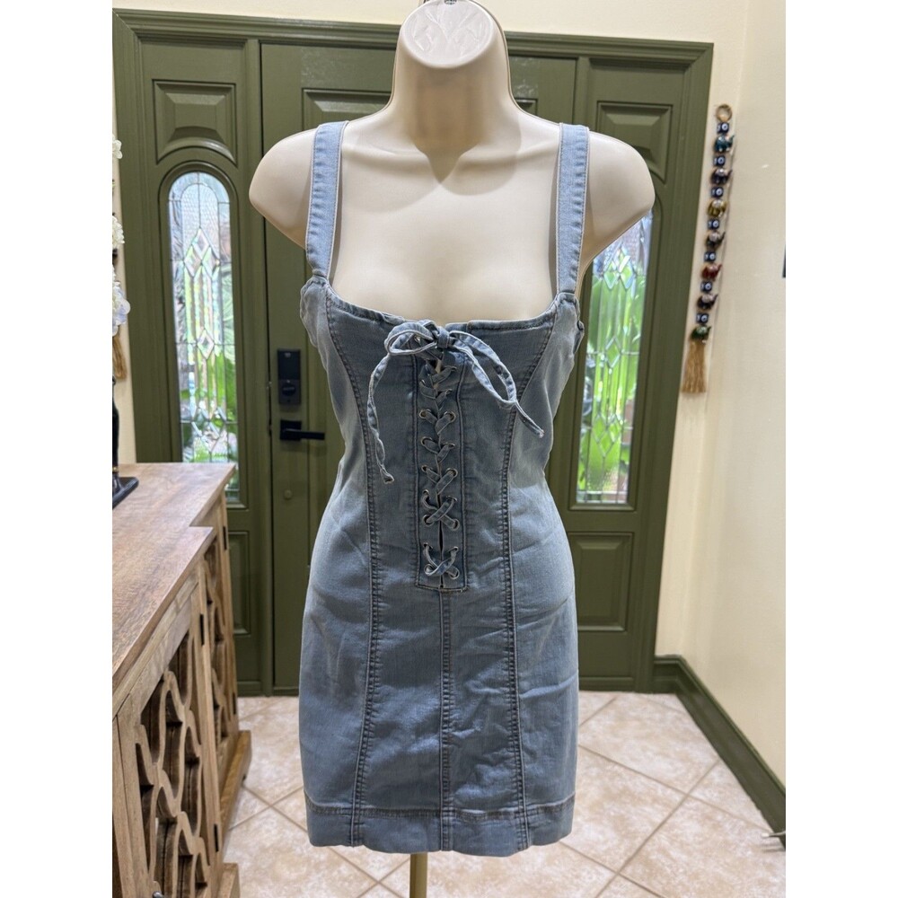Jolie & Joy light wash denim mini dress size M
